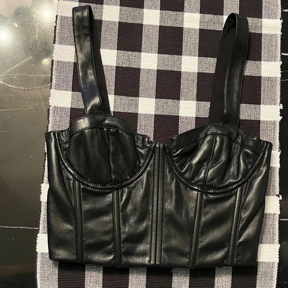 Alice + Olivia Jeanna Black Faux Leather Bustier Crop Top - Picture 4 of 9